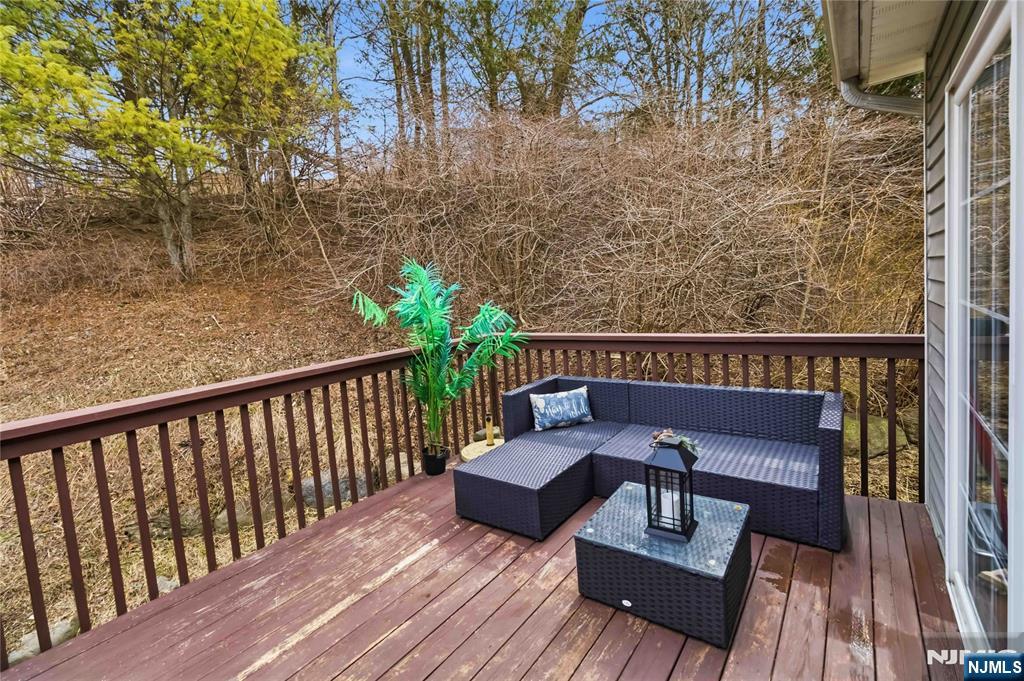 32 Oak Point Drive