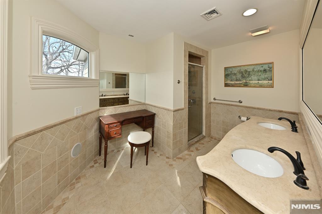 2604 Cleveland Avenue