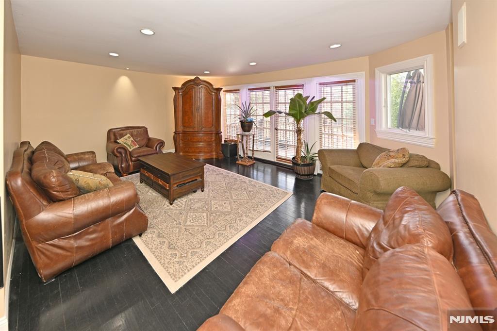 2604 Cleveland Avenue