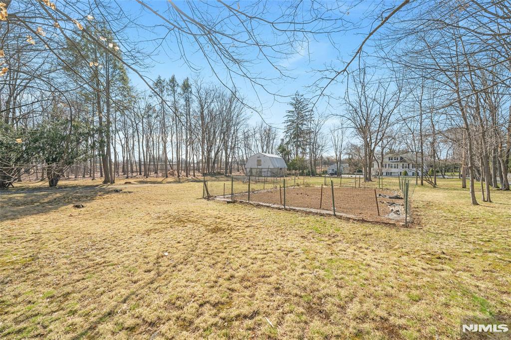 510 W Saddle River Road