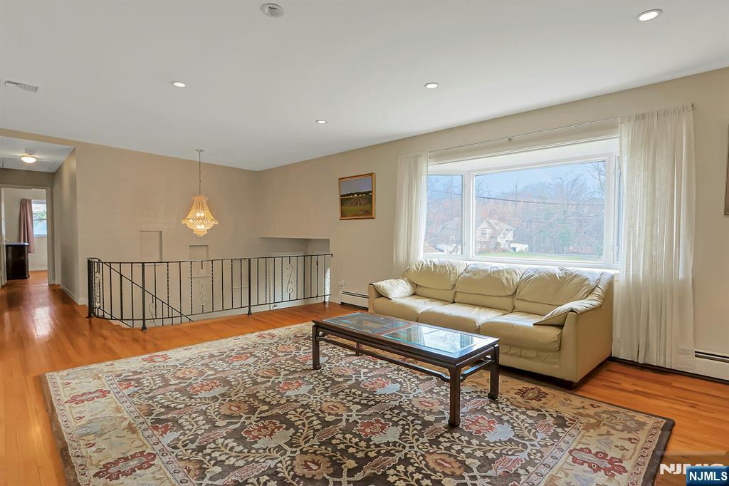 81 Queen Court