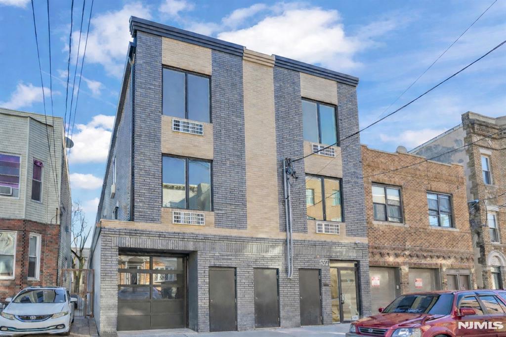 521 10th Street B2