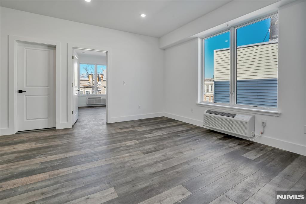 521 10th Street B2