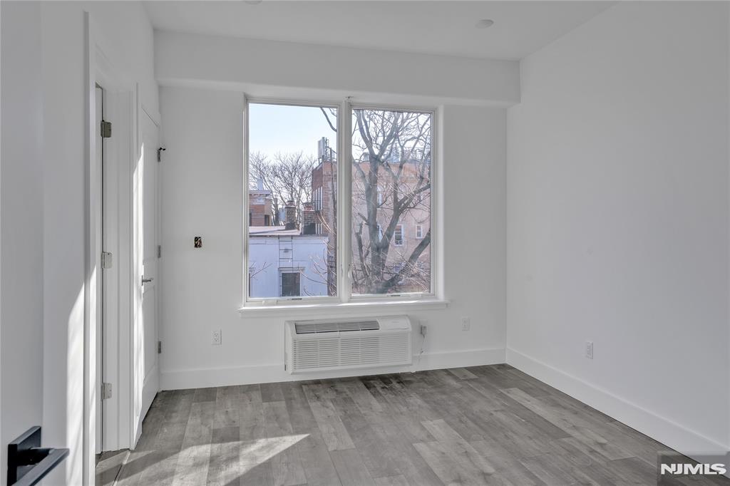 521 10th Street B2