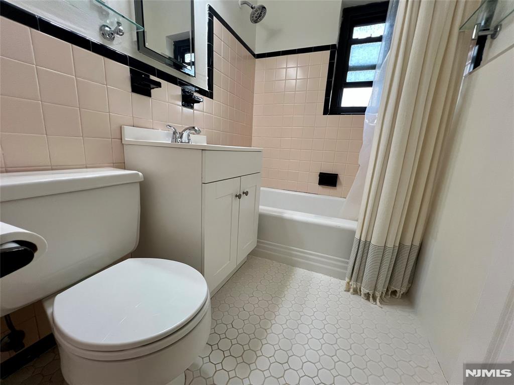 241 E Main Street 3A