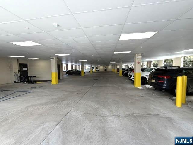 15-27 Royal Avenue 210