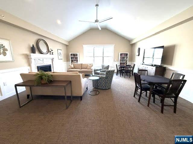 15-27 Royal Avenue 210