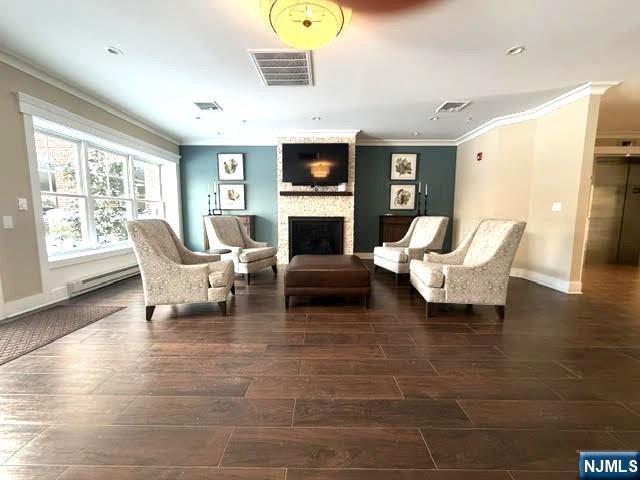 15-27 Royal Avenue 210