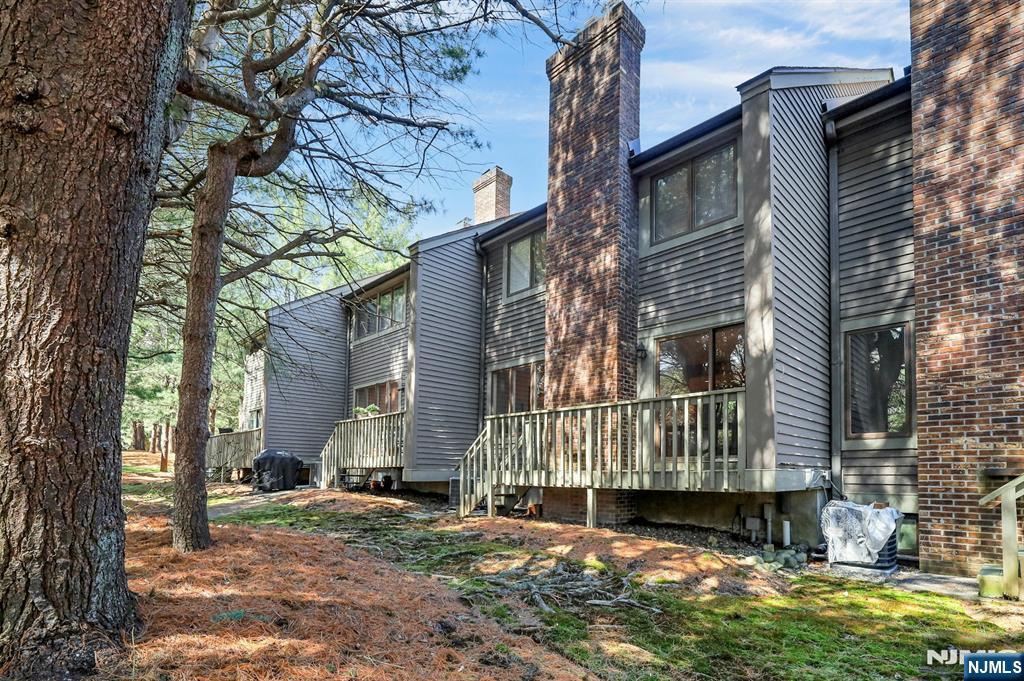 56 Longfellow Lane