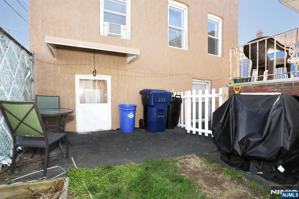 61 Malcolm Avenue Front House