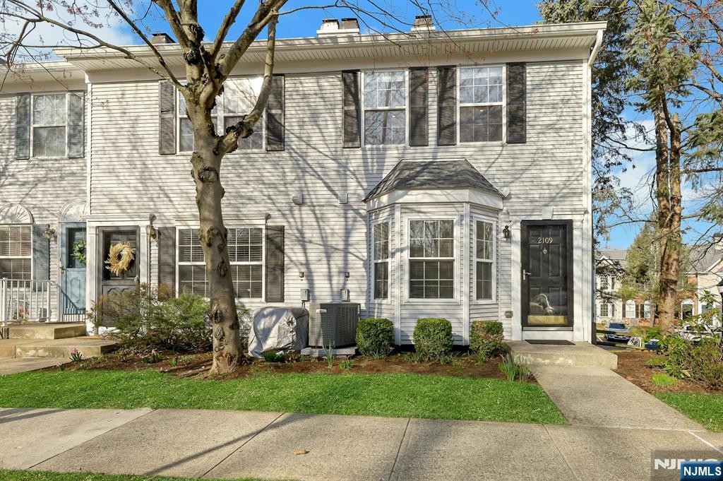 2109 Henry Court