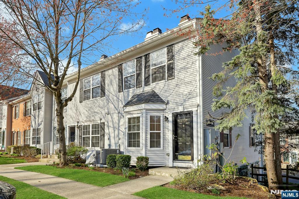 2109 Henry Court