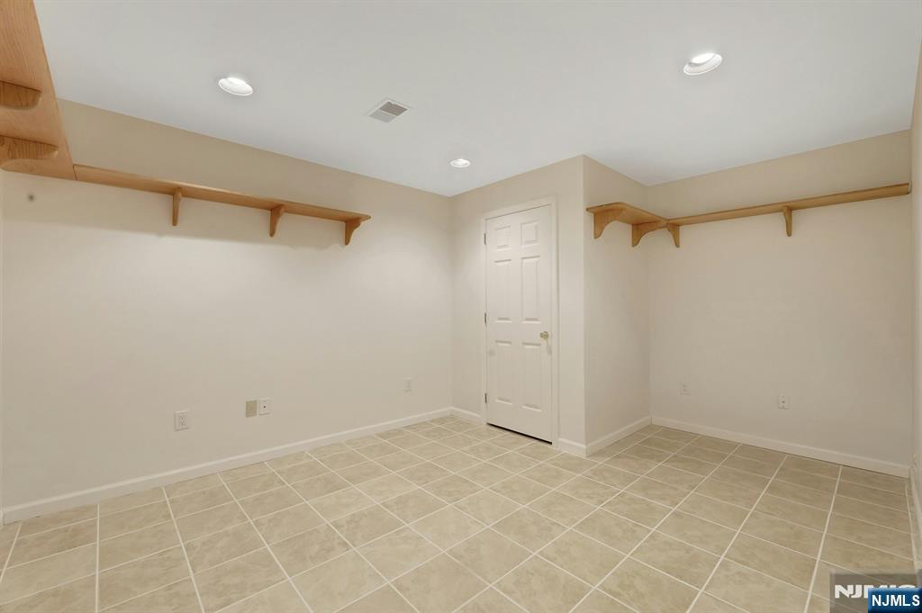 2109 Henry Court