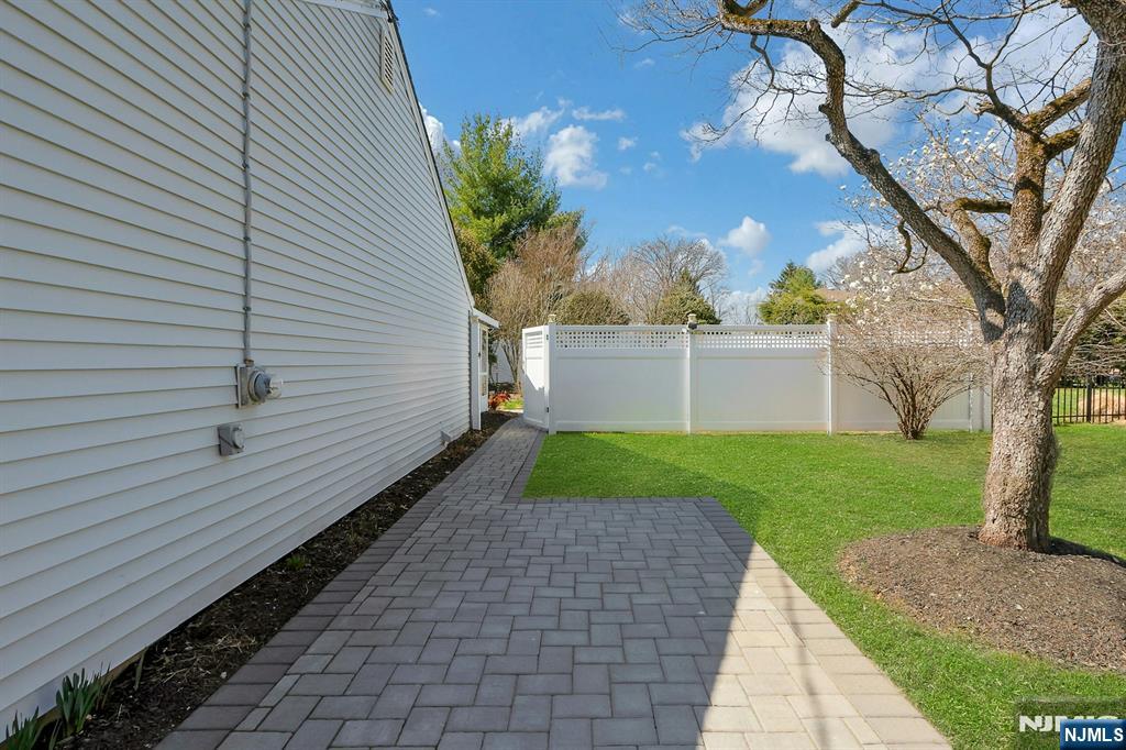 205 Rockland Avenue