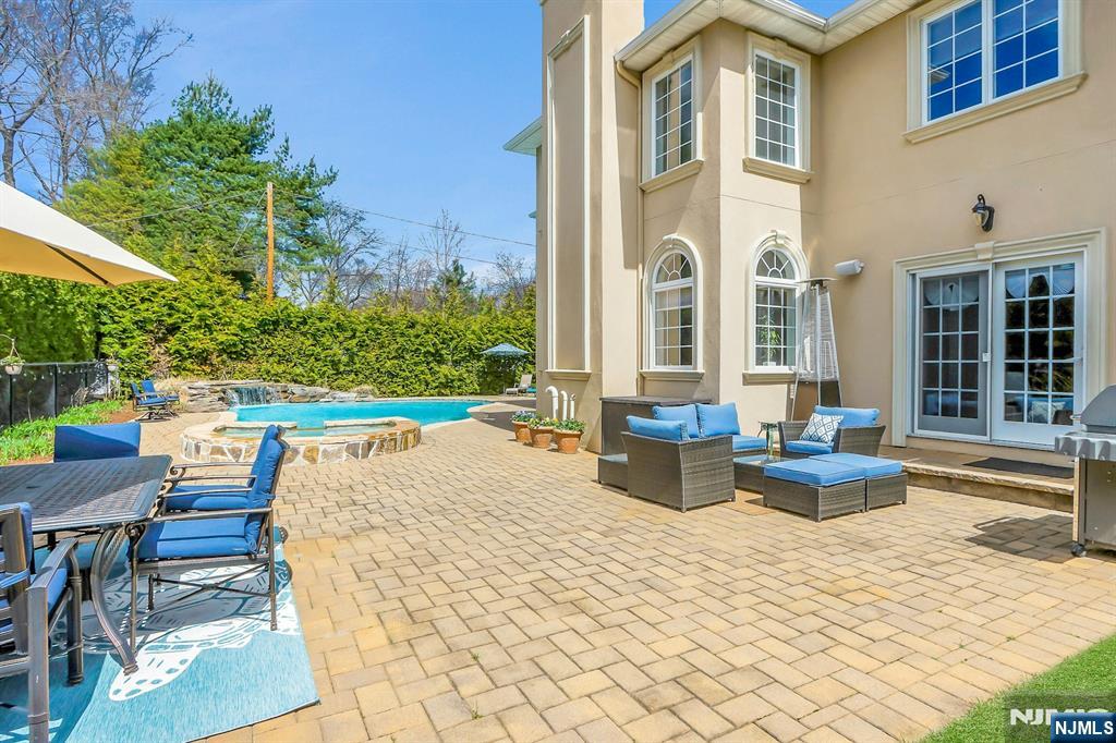 103 Ivy Lane