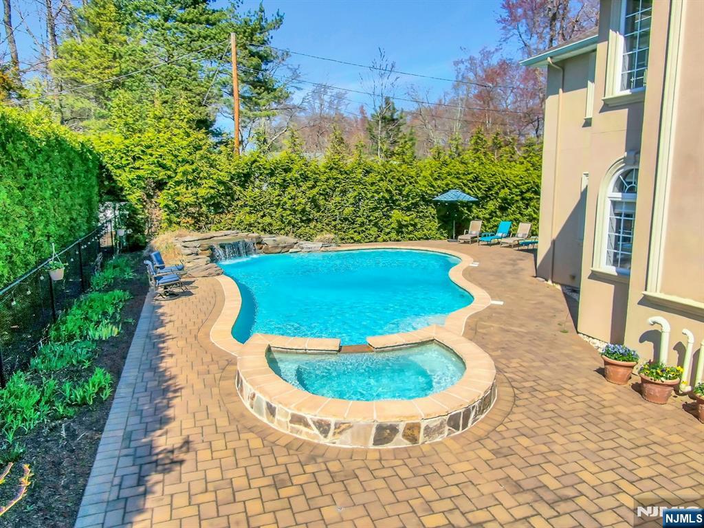 103 Ivy Lane