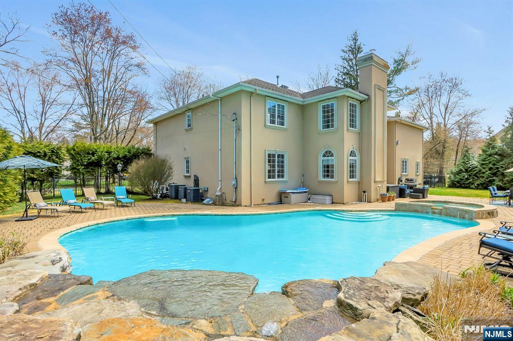 103 Ivy Lane