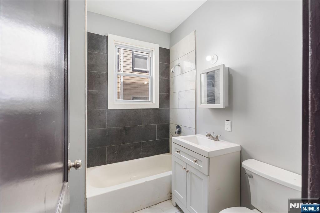 135 Tremont Avenue