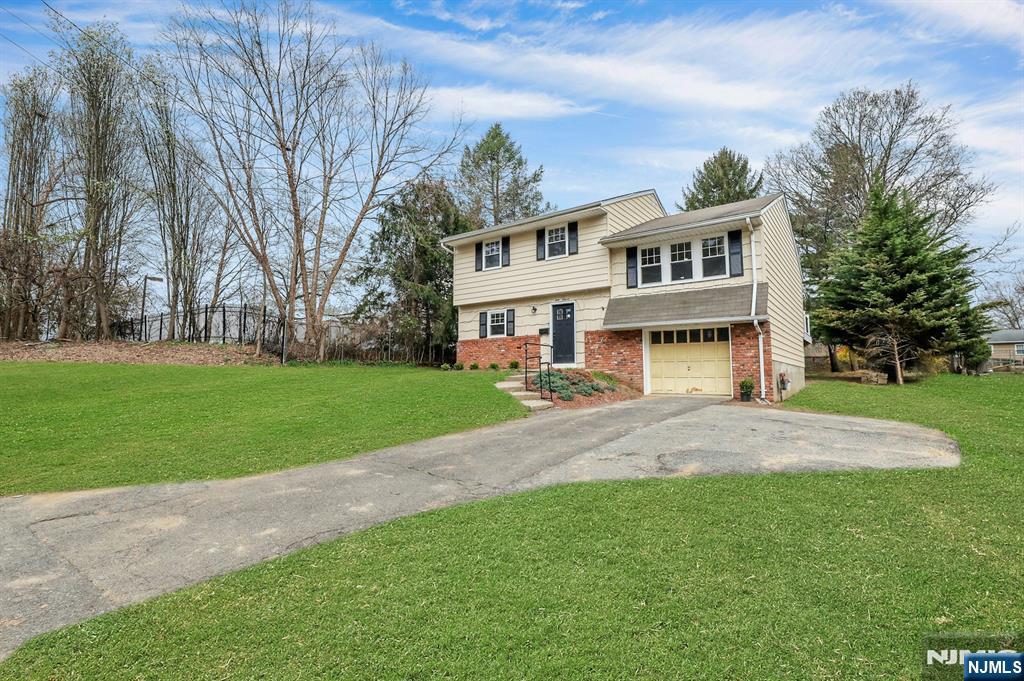 111 Moffatt Road