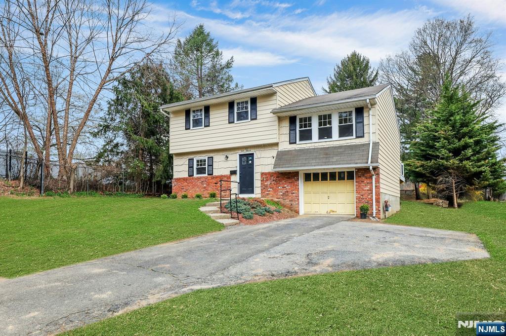 111 Moffatt Road
