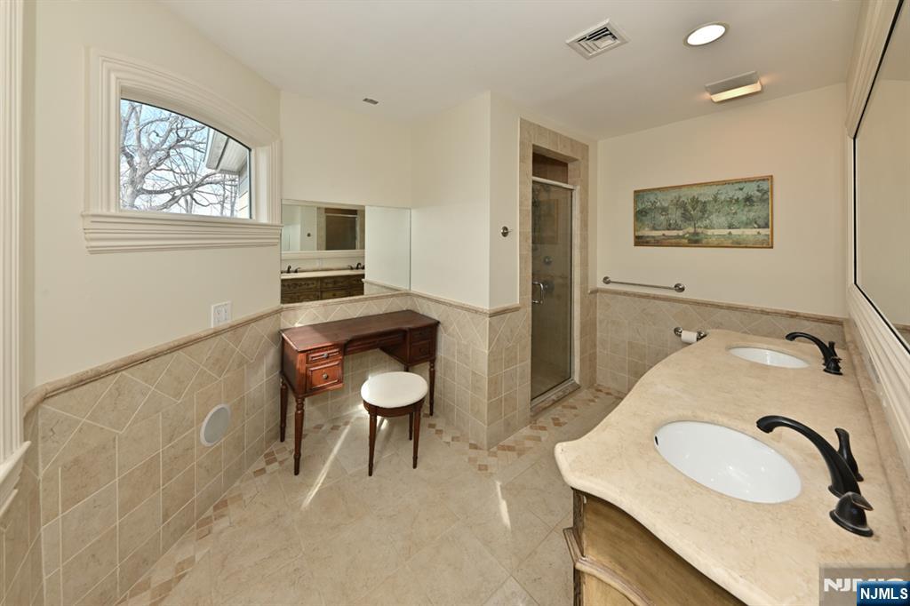 2604 Cleveland Avenue