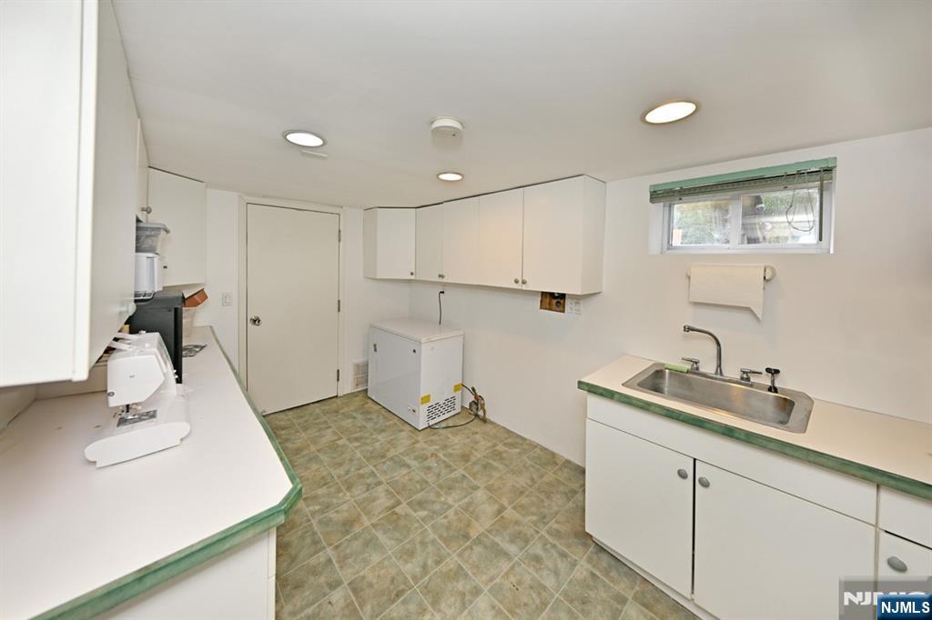 2604 Cleveland Avenue