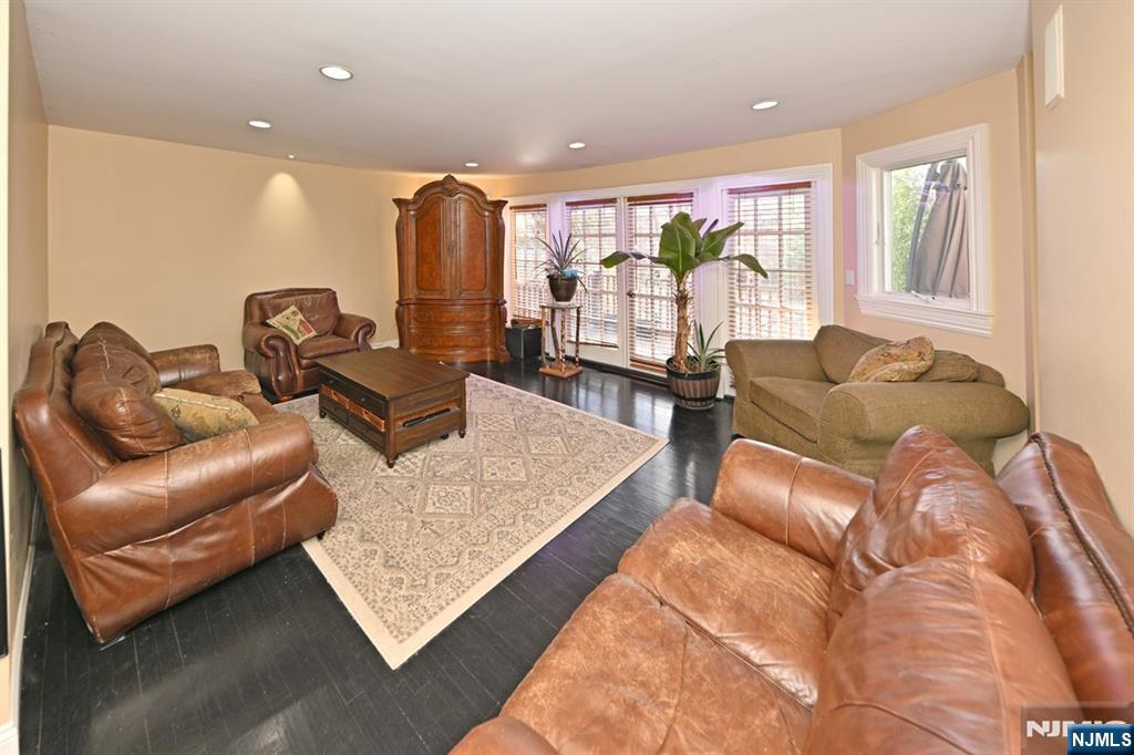 2604 Cleveland Avenue