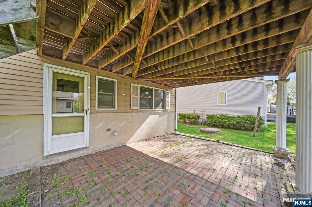 410 White Avenue