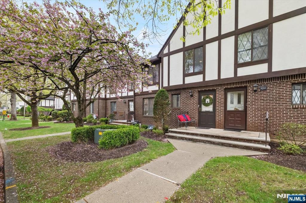 502 Piermont Avenue T502