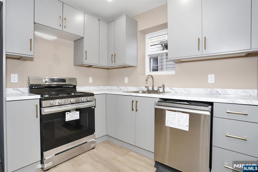 143 Farnham Avenue 2