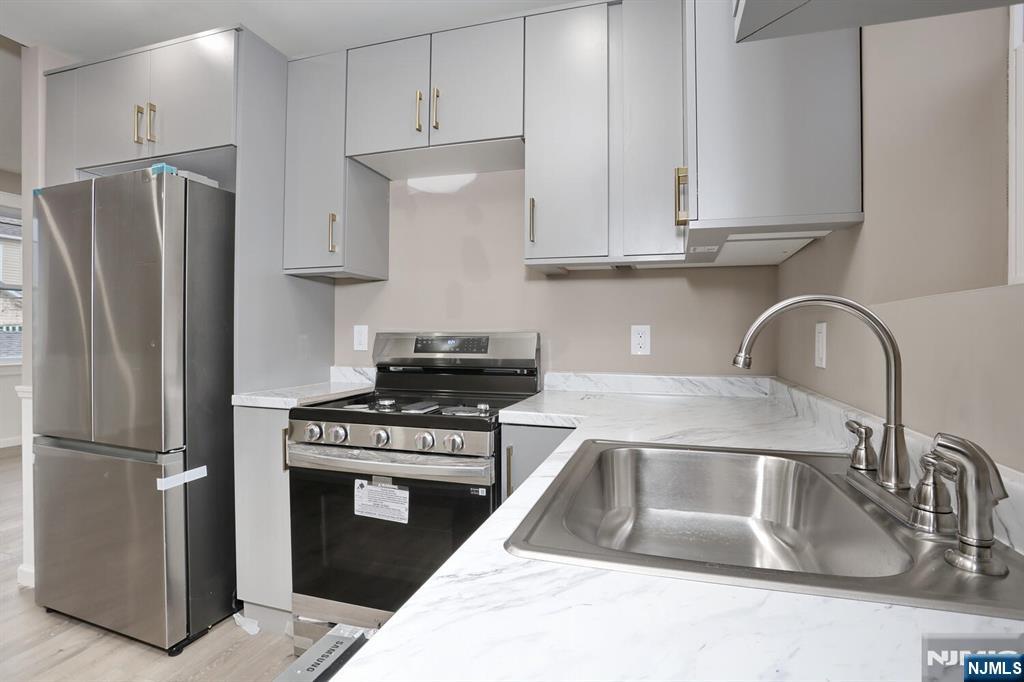 143 Farnham Avenue 2