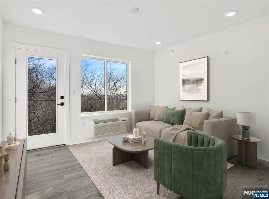 2601 Jane Street 401