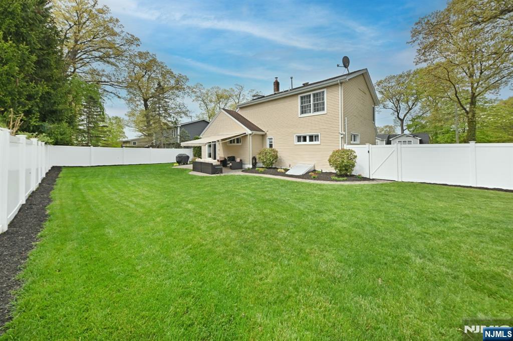 409 Walnut Street