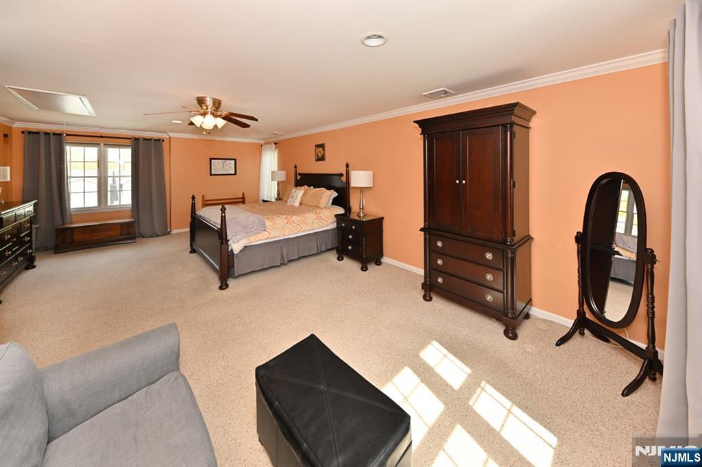 409 Walnut Street