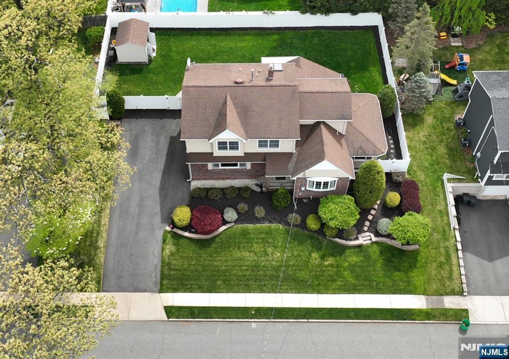 409 Walnut Street
