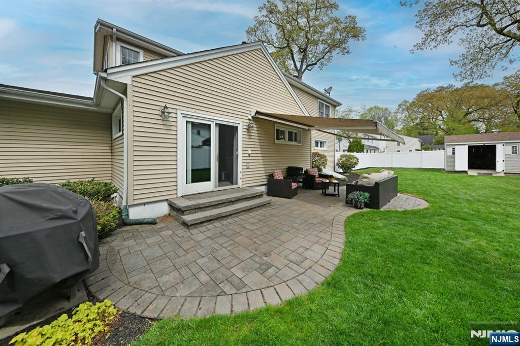 409 Walnut Street