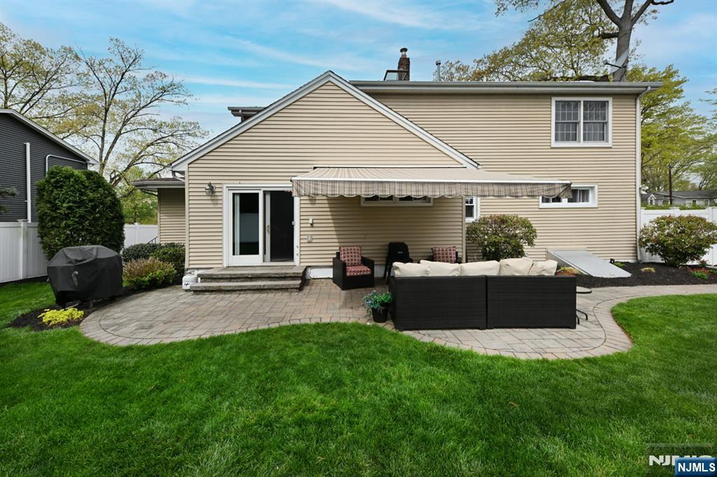 409 Walnut Street