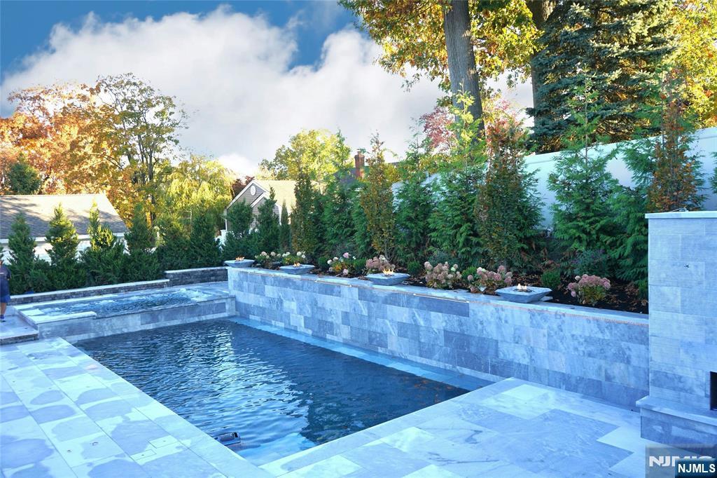 81 Pascack Avenue