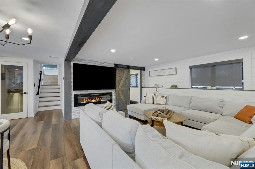 81 Pascack Avenue