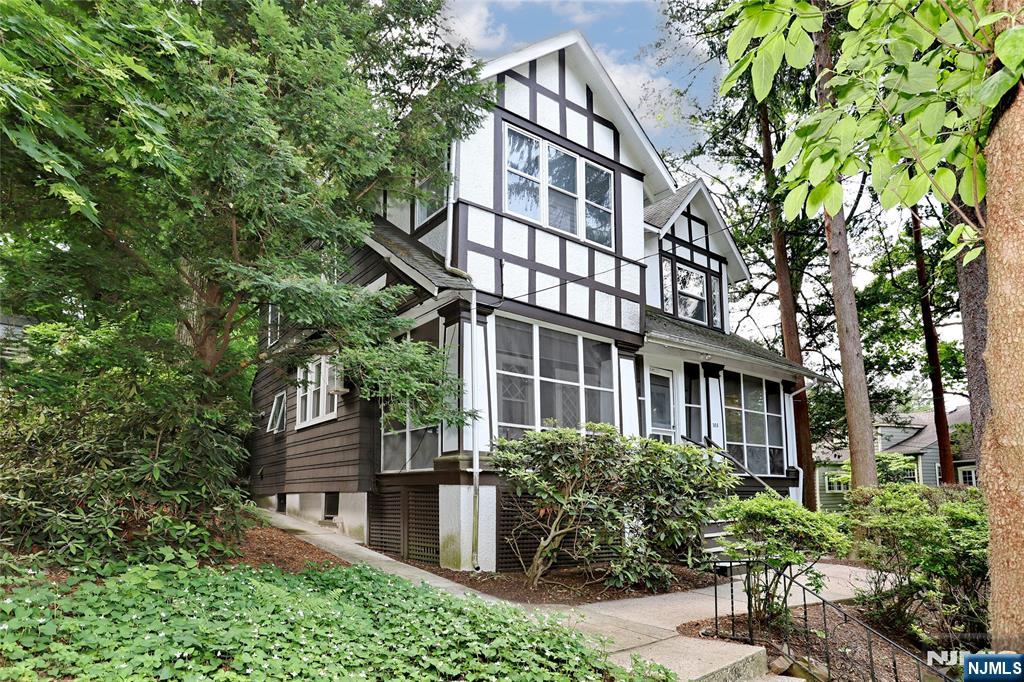 388 Allaire Avenue