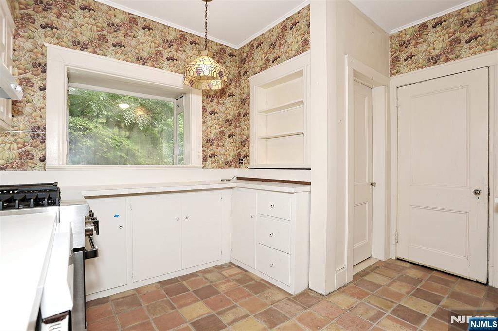 388 Allaire Avenue
