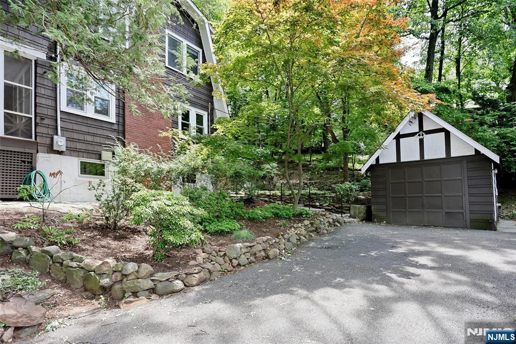 388 Allaire Avenue