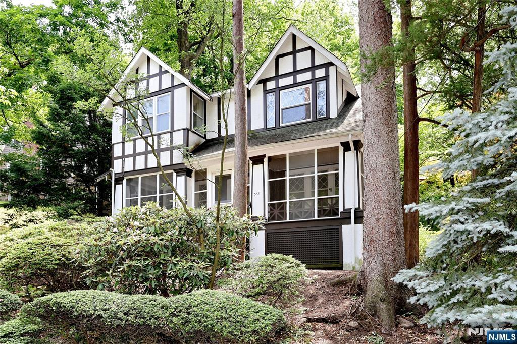 388 Allaire Avenue