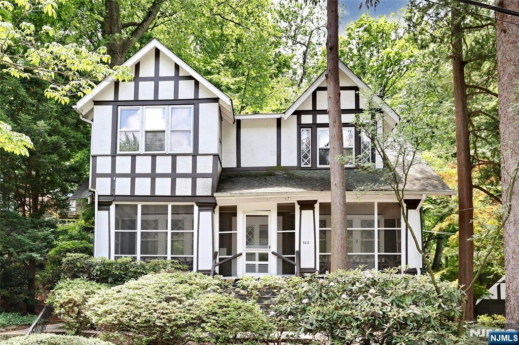 388 Allaire Avenue