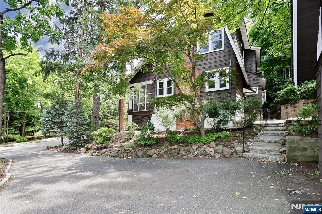 388 Allaire Avenue