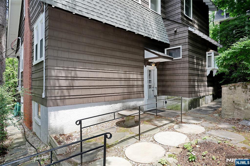 388 Allaire Avenue