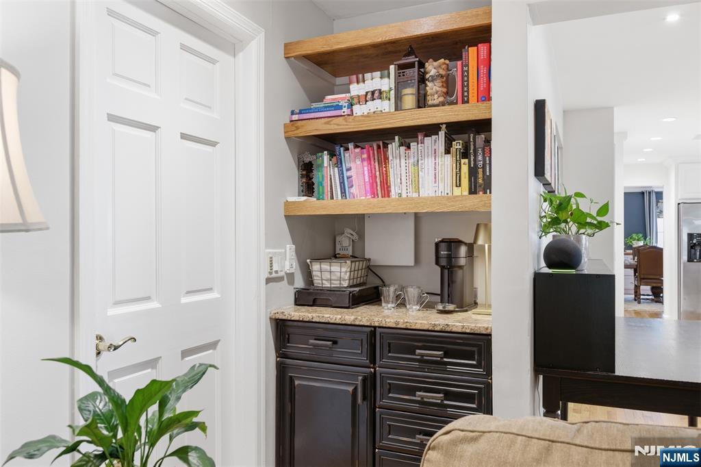 407 Mark Lane