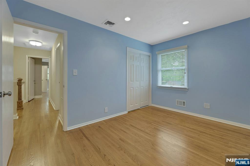 787 Winding Way