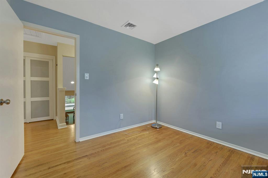 787 Winding Way