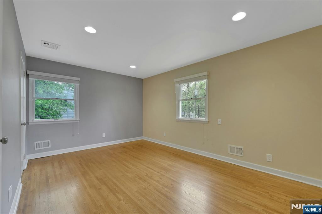 787 Winding Way